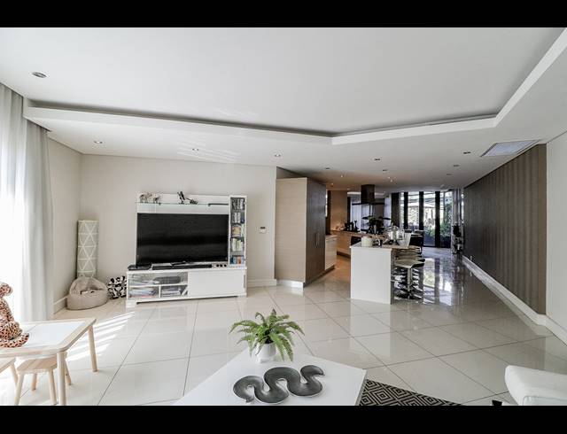 5 BEDROOM APARTMENT TO LET IN HOUGHTON ESTATE